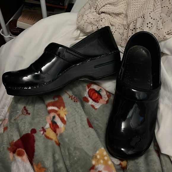 black dansko clogs worn once! - Picture 2 of 3